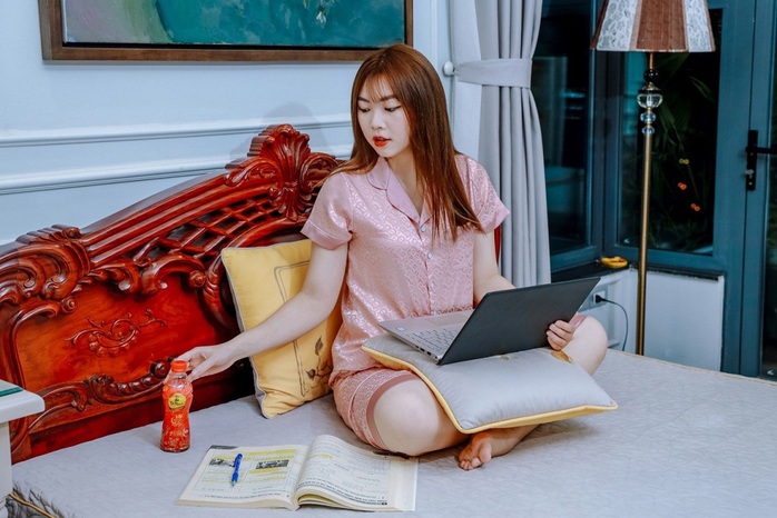 Những người đã có kinh nghiệm ôn thi hầu như đều đồng ý rằng, môi trường thoáng đãng sẽ gợi nhiều cảm hứng và ôn luyện hiệu quả hơn hẳn Những người đã có kinh nghiệm ôn thi hầu như đều đồng ý rằng, môi trường thoáng đãng sẽ gợi nhiều cảm hứng và ôn luyện hiệu quả hơn hẳn
