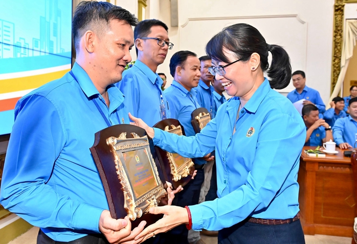 Lắng nghe nguyện vọng của người lao động- Ảnh 1. Lắng nghe nguyện vọng của người lao động- Ảnh 1.