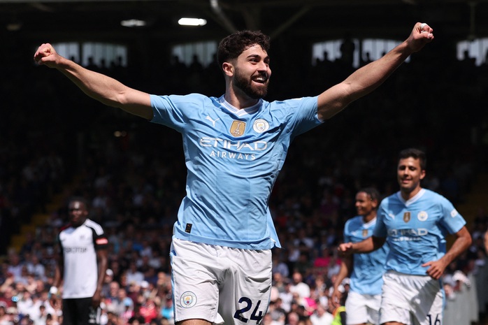 Thắng "4 sao" Fulham, Man City gây áp lực nặng nề cho Arsenal- Ảnh 4. Thắng "4 sao" Fulham, Man City gây áp lực nặng nề cho Arsenal- Ảnh 4.