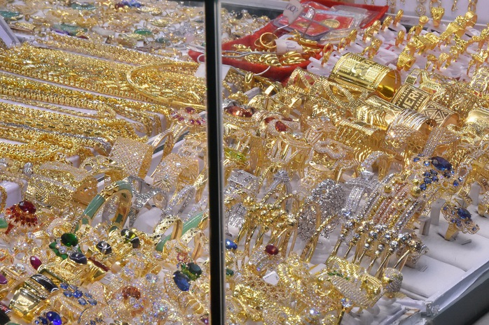 Giá vàng SJC ở vùng đỉnh lịch sử, cao hơn giá thế giới gần 20 triệu đồng/lượng- Ảnh 1. Giá vàng SJC ở vùng đỉnh lịch sử, cao hơn giá thế giới gần 20 triệu đồng/lượng- Ảnh 1.