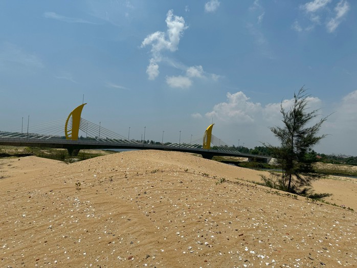 Quảng Nam 2 lần bán đấu giá 1,3 triệu m3 cát nhưng không ai tham gia- Ảnh 3. Quảng Nam 2 lần bán đấu giá 1,3 triệu m3 cát nhưng không ai tham gia- Ảnh 3.