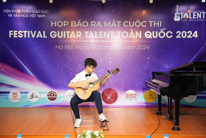 Tìm kiếm tài năng guitar toàn quốc- Ảnh 1. Tìm kiếm tài năng guitar toàn quốc- Ảnh 1.