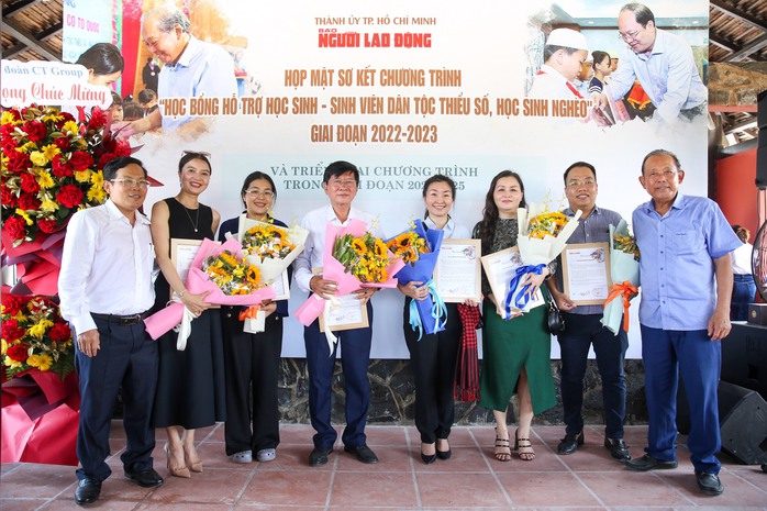 Làm hết sức để phát triển chương trình "Học bổng hỗ trợ học sinh - sinh viên dân tộc thiểu số, học sinh nghèo"- Ảnh 1. Làm hết sức để phát triển chương trình "Học bổng hỗ trợ học sinh - sinh viên dân tộc thiểu số, học sinh nghèo"- Ảnh 1.