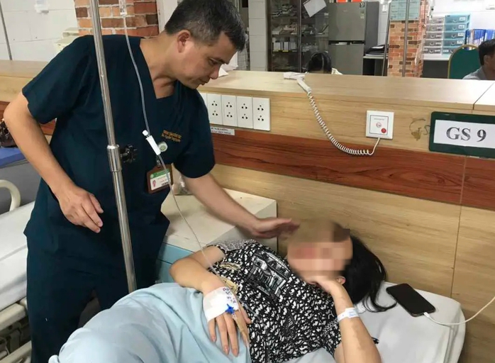 Tiêm nhầm sữa rửa mặt vào da cho khách- Ảnh 1. Tiêm nhầm sữa rửa mặt vào da cho khách- Ảnh 1.