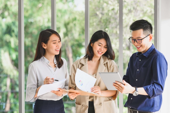 Tuyển dụng hàng trăm ứng viên có mức lương "khủng"- Ảnh 1. Tuyển dụng hàng trăm ứng viên có mức lương "khủng"- Ảnh 1.