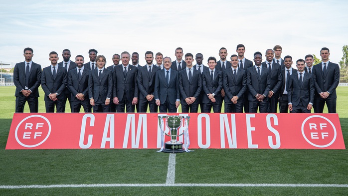 Real Madrid ăn mừng chức vô địch La Liga thứ 36- Ảnh 4. Real Madrid ăn mừng chức vô địch La Liga thứ 36- Ảnh 4.