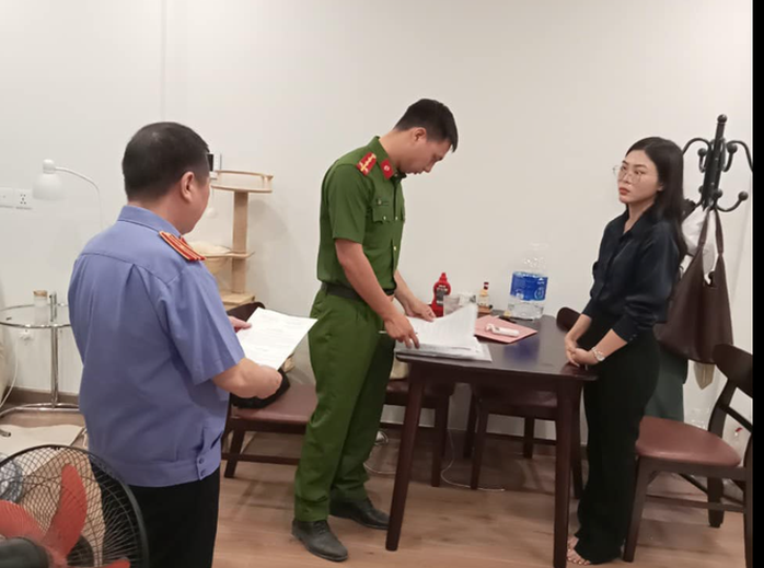Khởi tố cô gái buôn bán linh kiện điện tử trái phép- Ảnh 1. Khởi tố cô gái buôn bán linh kiện điện tử trái phép- Ảnh 1.
