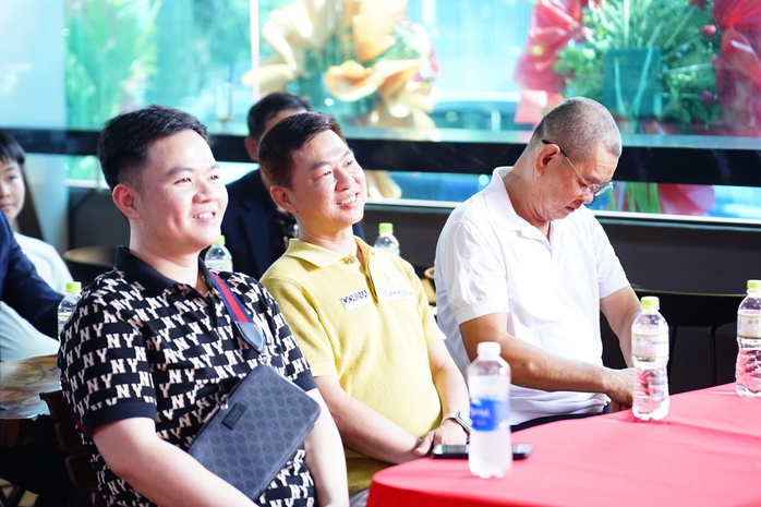 Dàn cơ thủ nổi tiếng góp mặt trong lễ khai trương Dàn cơ thủ nổi tiếng góp mặt trong lễ khai trương