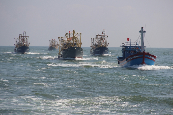 Động viên, hỗ trợ ngư dân vươn khơi bám biển- Ảnh 1. Động viên, hỗ trợ ngư dân vươn khơi bám biển- Ảnh 1.