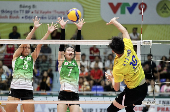 Lộ diện chủ nhân 4 suất vé bán kết Cúp bóng chuyền VTV9-Bình Điền- Ảnh 4. Lộ diện chủ nhân 4 suất vé bán kết Cúp bóng chuyền VTV9-Bình Điền- Ảnh 4.