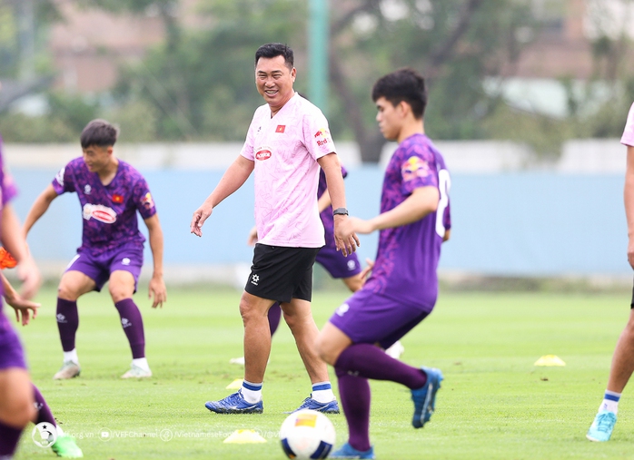 VFF bổ nhiệm người thay thế HLV Hoàng Anh Tuấn tại tuyển U19 Việt Nam- Ảnh 1. VFF bổ nhiệm người thay thế HLV Hoàng Anh Tuấn tại tuyển U19 Việt Nam- Ảnh 1.