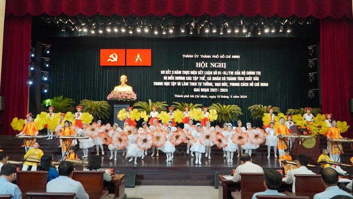 Học Bác Hồ trở thành nét đẹp văn hóa của TP HCM- Ảnh 2. Học Bác Hồ trở thành nét đẹp văn hóa của TP HCM- Ảnh 2.
