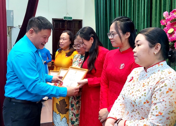 Thiết thực học Bác bằng những việc làm cụ thể- Ảnh 1. Thiết thực học Bác bằng những việc làm cụ thể- Ảnh 1.