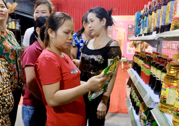 Ra mắt Không gian Văn hóa Hồ Chí Minh tại khu nhà trọ công nhân- Ảnh 2. Ra mắt Không gian Văn hóa Hồ Chí Minh tại khu nhà trọ công nhân- Ảnh 2.
