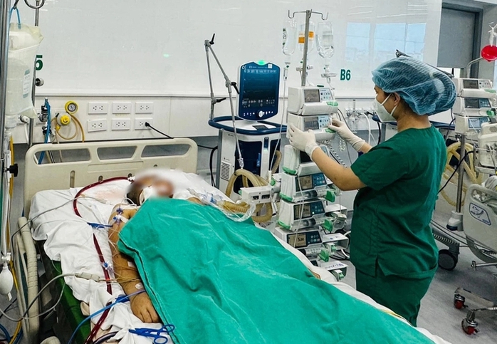 Người phụ nữ trẻ phải can thiệp ECMO vì nhiễm cúm B- Ảnh 1. Người phụ nữ trẻ phải can thiệp ECMO vì nhiễm cúm B- Ảnh 1.