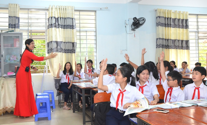 Tiền lương nhà giáo được ưu tiên xếp cao nhất- Ảnh 2. Tiền lương nhà giáo được ưu tiên xếp cao nhất- Ảnh 2.