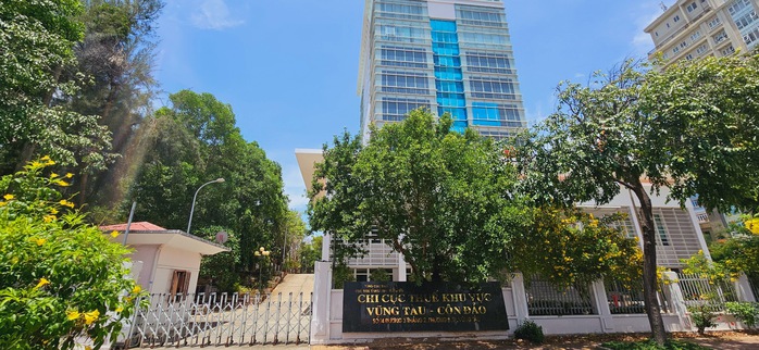 Tạm hoãn xuất cảnh 5 lãnh đạo doanh nghiệp ở Bà Rịa- Vũng Tàu- Ảnh 1. Tạm hoãn xuất cảnh 5 lãnh đạo doanh nghiệp ở Bà Rịa- Vũng Tàu- Ảnh 1.
