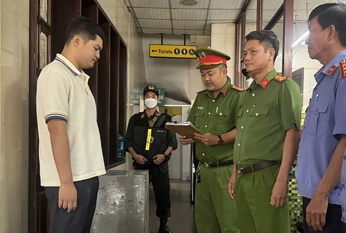 Sắp xét xử phó giám đốc Công ty Thành Bưởi và tài xế vụ tông chết 5 người- Ảnh 2. Sắp xét xử phó giám đốc Công ty Thành Bưởi và tài xế vụ tông chết 5 người- Ảnh 2.