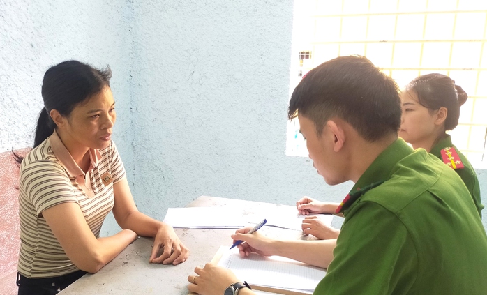 Vừa ra khỏi cổng trại giam lại tạt vào nhà dân trộm cắp- Ảnh 1. Vừa ra khỏi cổng trại giam lại tạt vào nhà dân trộm cắp- Ảnh 1.