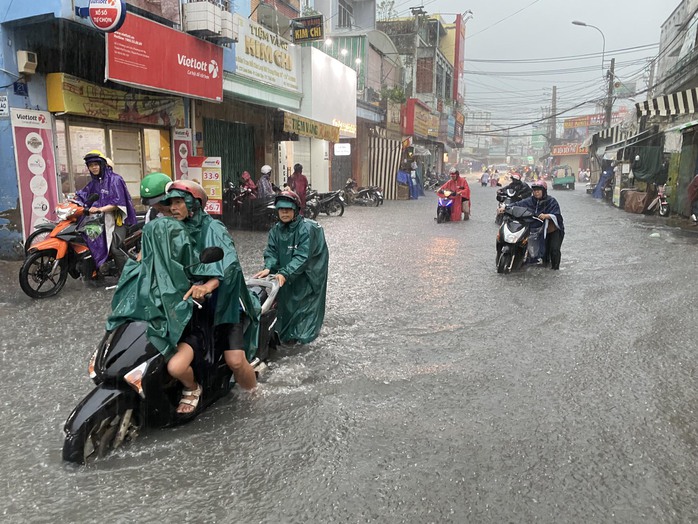 Phép thử chống ngập sau trận mưa chiều 15-5- Ảnh 1. Phép thử chống ngập sau trận mưa chiều 15-5- Ảnh 1.