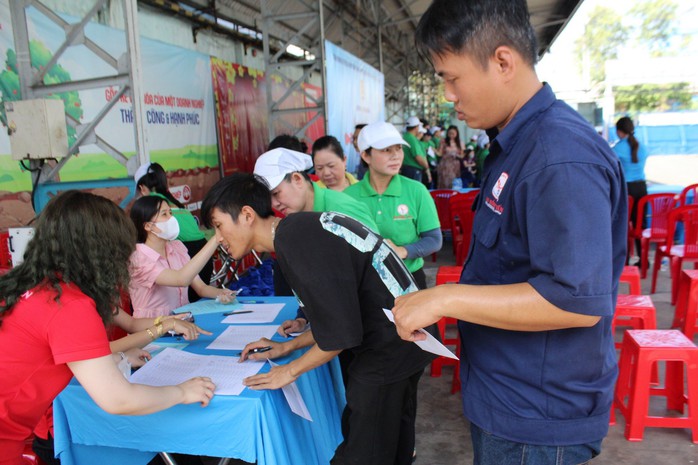 Tri ân nỗ lực vượt khó, cống hiến của người lao động- Ảnh 1. Tri ân nỗ lực vượt khó, cống hiến của người lao động- Ảnh 1.