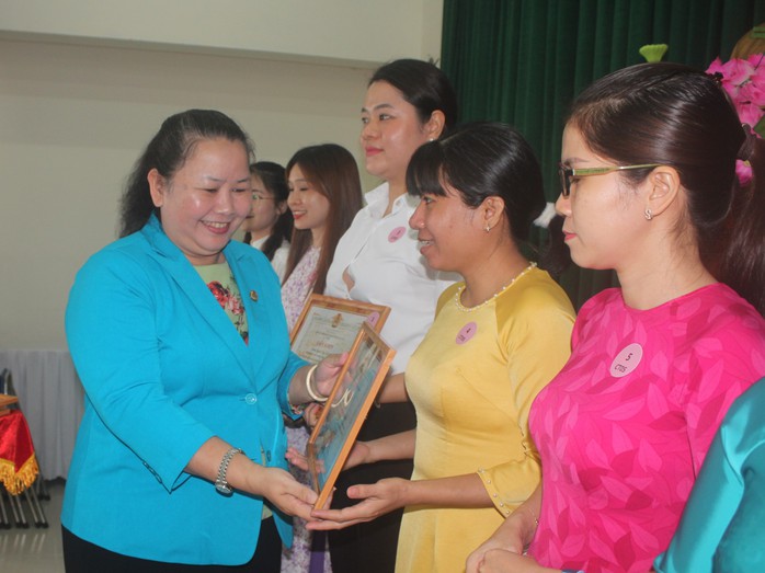 Học Bác giúp CNVC-LĐ làm việc trách nhiệm, sáng tạo hơn- Ảnh 1. Học Bác giúp CNVC-LĐ làm việc trách nhiệm, sáng tạo hơn- Ảnh 1.