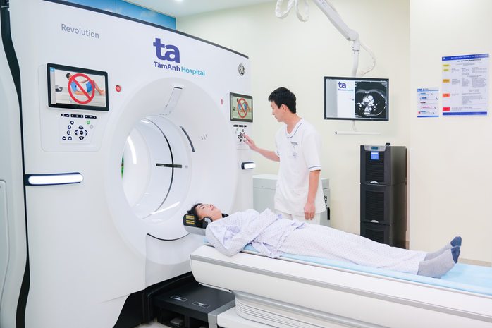 Hệ thống CT 1975 lát cắt ứng dụng trí tuệ nhân tạo đầu tiên tại Việt Nam giúp tầm soát, xác định sớm và nhanh nhiều bệnh nguy hiểm (Ảnh: Bệnh viện Đa khoa Tâm Anh) Hệ thống CT 1975 lát cắt ứng dụng trí tuệ nhân tạo đầu tiên tại Việt Nam giúp tầm soát, xác định sớm và nhanh nhiều bệnh nguy hiểm (Ảnh: Bệnh viện Đa khoa Tâm Anh)