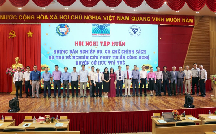Hội nghị về công nghệ và sở hữu trí tuệ tại Trường ĐH Cửu Long- Ảnh 5. Hội nghị về công nghệ và sở hữu trí tuệ tại Trường ĐH Cửu Long- Ảnh 5.