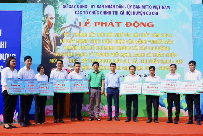 Phát động "Tết trồng cây đời đời nhớ ơn Bác Hồ" nhân kỷ niệm 134 năm ngày sinh của Chủ tịch Hồ Chí Minh- Ảnh 2. Phát động "Tết trồng cây đời đời nhớ ơn Bác Hồ" nhân kỷ niệm 134 năm ngày sinh của Chủ tịch Hồ Chí Minh- Ảnh 2.
