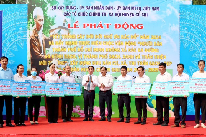 Phát động "Tết trồng cây đời đời nhớ ơn Bác Hồ" nhân kỷ niệm 134 năm ngày sinh của Chủ tịch Hồ Chí Minh- Ảnh 1. Phát động "Tết trồng cây đời đời nhớ ơn Bác Hồ" nhân kỷ niệm 134 năm ngày sinh của Chủ tịch Hồ Chí Minh- Ảnh 1.