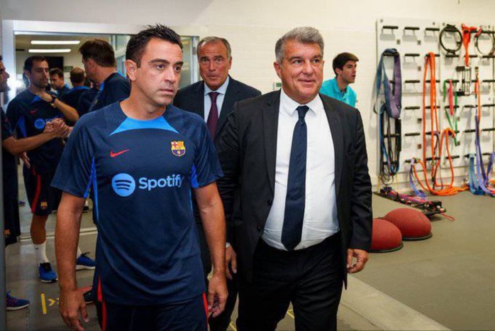 Barcelona bất ngờ sa thải HLV Xavi, có 2 ứng viên "hot"- Ảnh 3. Barcelona bất ngờ sa thải HLV Xavi, có 2 ứng viên "hot"- Ảnh 3.