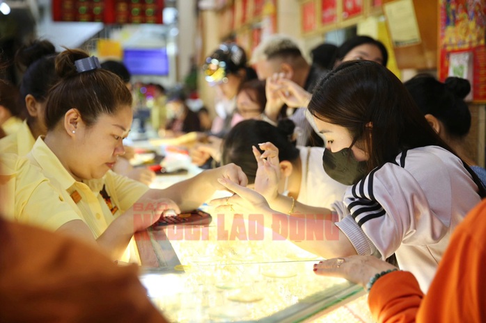 Thông tin đáng chú ý trên báo in Người Lao Động ngày 18-5- Ảnh 1. Thông tin đáng chú ý trên báo in Người Lao Động ngày 18-5- Ảnh 1.