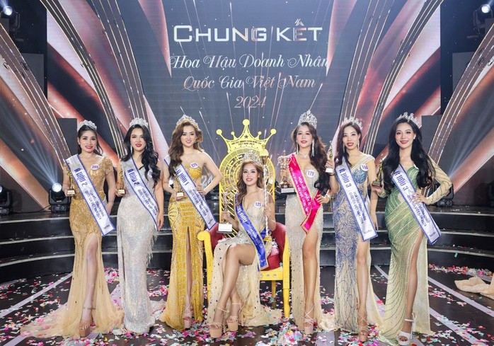 Doanh nhân Đà Nẵng đăng quang hoa hậu- Ảnh 2. Doanh nhân Đà Nẵng đăng quang hoa hậu- Ảnh 2.