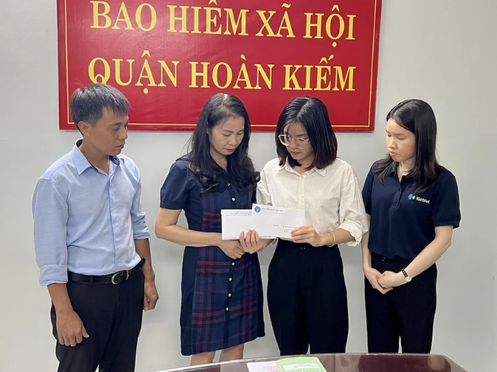BHXH chi trả tiền tử tuất cho 17 nạn nhân vụ cháy chung cư mini tại Hà Nội- Ảnh 2. BHXH chi trả tiền tử tuất cho 17 nạn nhân vụ cháy chung cư mini tại Hà Nội- Ảnh 2.