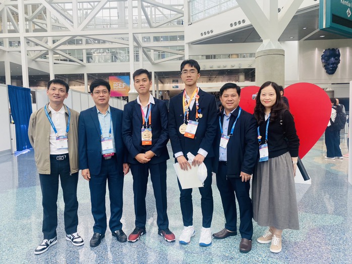 Thi Khoa học Kỹ thuật quốc tế: Vượt 1.700 dự án từ 64 quốc gia, học sinh Việt Nam đoạt giải nhì- Ảnh 2. Thi Khoa học Kỹ thuật quốc tế: Vượt 1.700 dự án từ 64 quốc gia, học sinh Việt Nam đoạt giải nhì- Ảnh 2.
