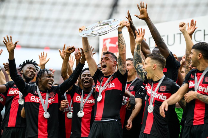 Bayer Leverkusen kết thúc mùa giải với thành tích bất bại- Ảnh 5. Bayer Leverkusen kết thúc mùa giải với thành tích bất bại- Ảnh 5.