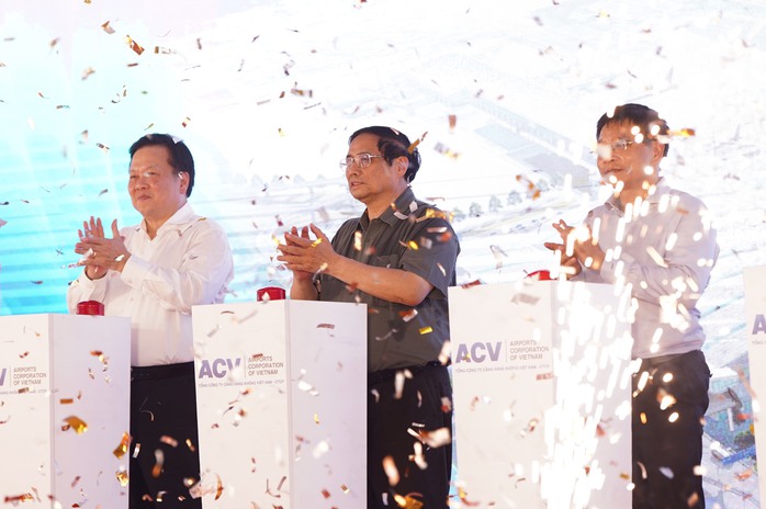 Thủ tướng phát lệnh khởi công mở rộng ga hành khách T2 Nội Bài- Ảnh 6. Thủ tướng phát lệnh khởi công mở rộng ga hành khách T2 Nội Bài- Ảnh 6.