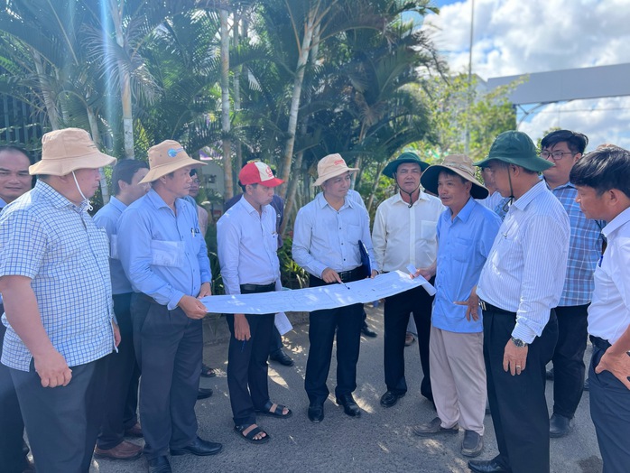 Chủ tịch UBND tỉnh Sóc Trăng chỉ đạo “nóng” tại các công trình trọng điểm- Ảnh 1. Chủ tịch UBND tỉnh Sóc Trăng chỉ đạo “nóng” tại các công trình trọng điểm- Ảnh 1.