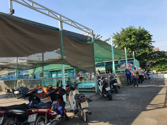 Bé trai 7 tuổi tử vong trong hồ bơi ở quận 12, TP HCM- Ảnh 1. Bé trai 7 tuổi tử vong trong hồ bơi ở quận 12, TP HCM- Ảnh 1.