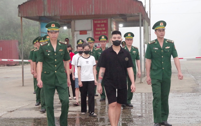 Năm người bị lừa bán ra nước ngoài vì chiêu “việc nhẹ, lương cao”- Ảnh 1.