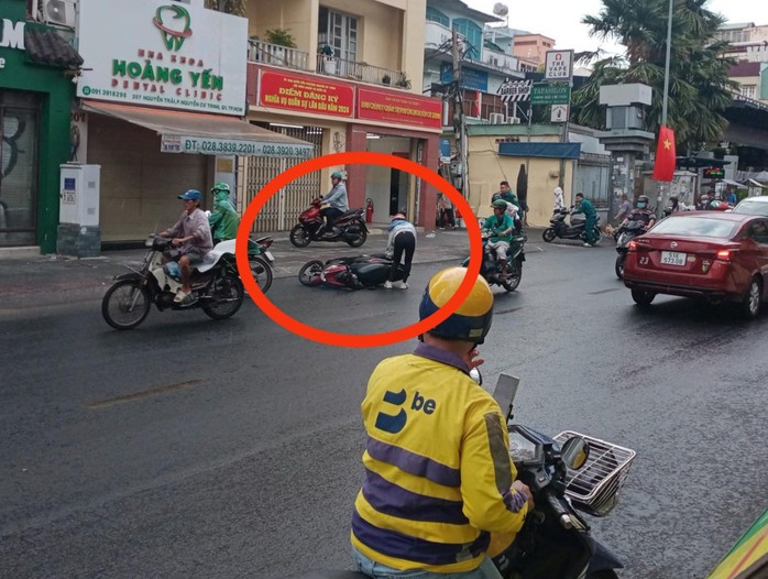 TP HCM: Xuất hiện cơn "mưa vàng" sau kỳ nghỉ lễ- Ảnh 3. TP HCM: Xuất hiện cơn "mưa vàng" sau kỳ nghỉ lễ- Ảnh 3.
