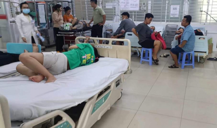 Vụ đau bụng, nôn ói sau ăn bánh mì tại TP Long Khánh: Có đến 222 người phải vào bệnh viện- Ảnh 1. Vụ đau bụng, nôn ói sau ăn bánh mì tại TP Long Khánh: Có đến 222 người phải vào bệnh viện- Ảnh 1.