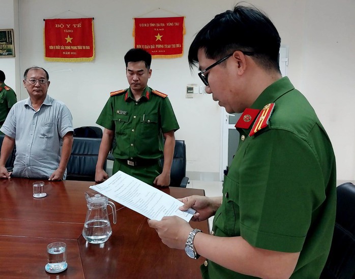 Khởi tố, khám xét nhà Giám đốc Sở Y tế tỉnh Bà Rịa – Vũng Tàu- Ảnh 2. Khởi tố, khám xét nhà Giám đốc Sở Y tế tỉnh Bà Rịa – Vũng Tàu- Ảnh 2.