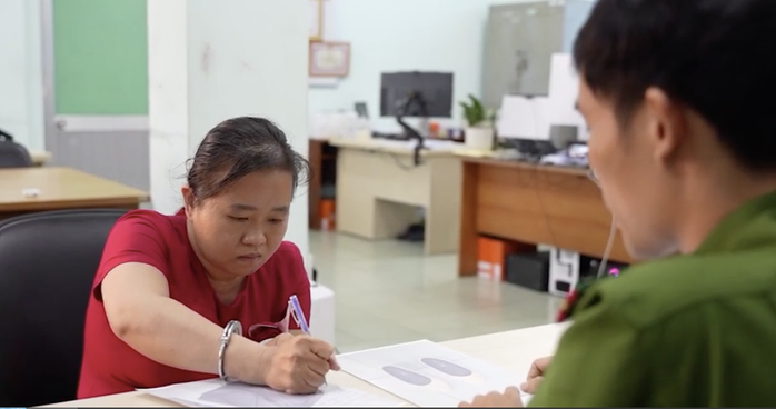 Coi chừng "bẫy lòng tốt" của người lạ- Ảnh 1. Coi chừng "bẫy lòng tốt" của người lạ- Ảnh 1.