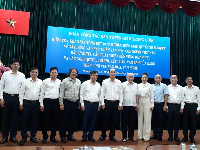 Nhiều kiến nghị xây dựng và phát triển văn hóa TP HCM- Ảnh 5. Nhiều kiến nghị xây dựng và phát triển văn hóa TP HCM- Ảnh 5.