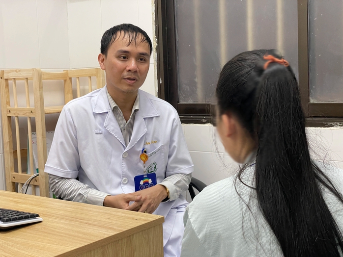Ăn vô độ, nữ sinh phải nhập viện tâm thần- Ảnh 1. Ăn vô độ, nữ sinh phải nhập viện tâm thần- Ảnh 1.