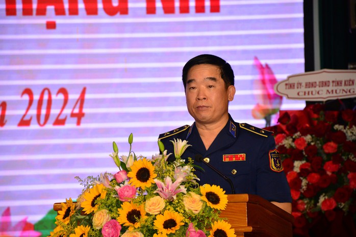 Bộ Tư lệnh Vùng Cảnh sát biển 4 nhận Huân chương Chiến công- Ảnh 4. Bộ Tư lệnh Vùng Cảnh sát biển 4 nhận Huân chương Chiến công- Ảnh 4.