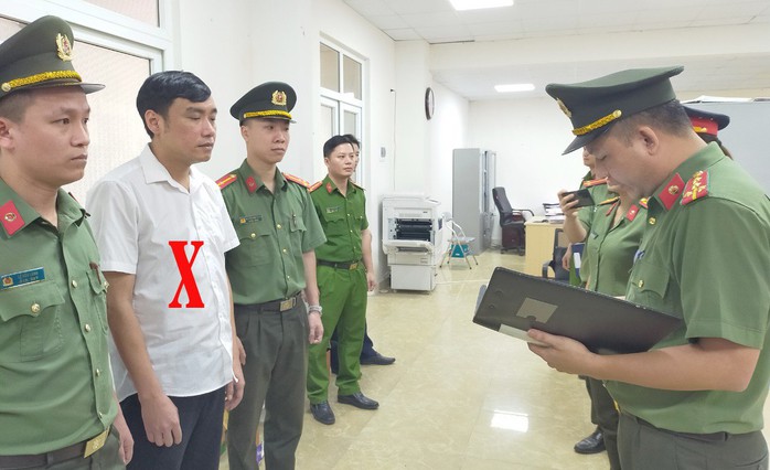 Bắt nguyên giám đốc và phó giám đốc văn phòng đăng ký đất đai- Ảnh 3. Bắt nguyên giám đốc và phó giám đốc văn phòng đăng ký đất đai- Ảnh 3.