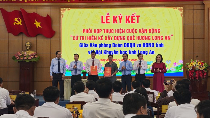 Cử tri sôi nổi hiến kế xây dựng quê hương Long An- Ảnh 4. Cử tri sôi nổi hiến kế xây dựng quê hương Long An- Ảnh 4.