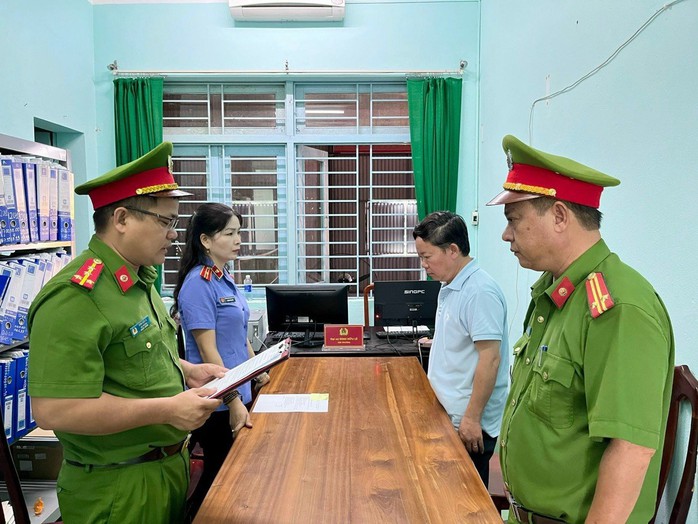 Chủ dự án thủy điện công khai phá rừng: Bắt nguyên tổng giám đốc công ty- Ảnh 1.